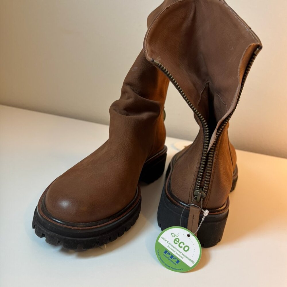 Crosby Boot - Picture 4 of 6